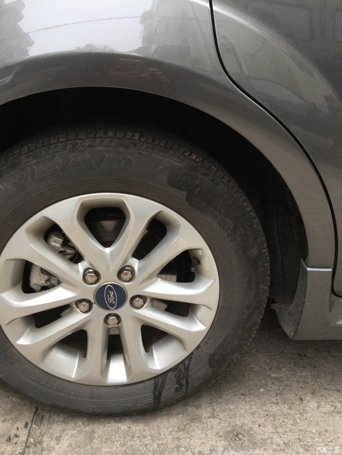 汽車后車輪漏油會(huì)是什么原因呢？