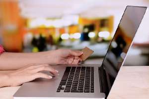 怎么設置兩臺電腦共享文件？兩個電腦共享文件怎么設置？